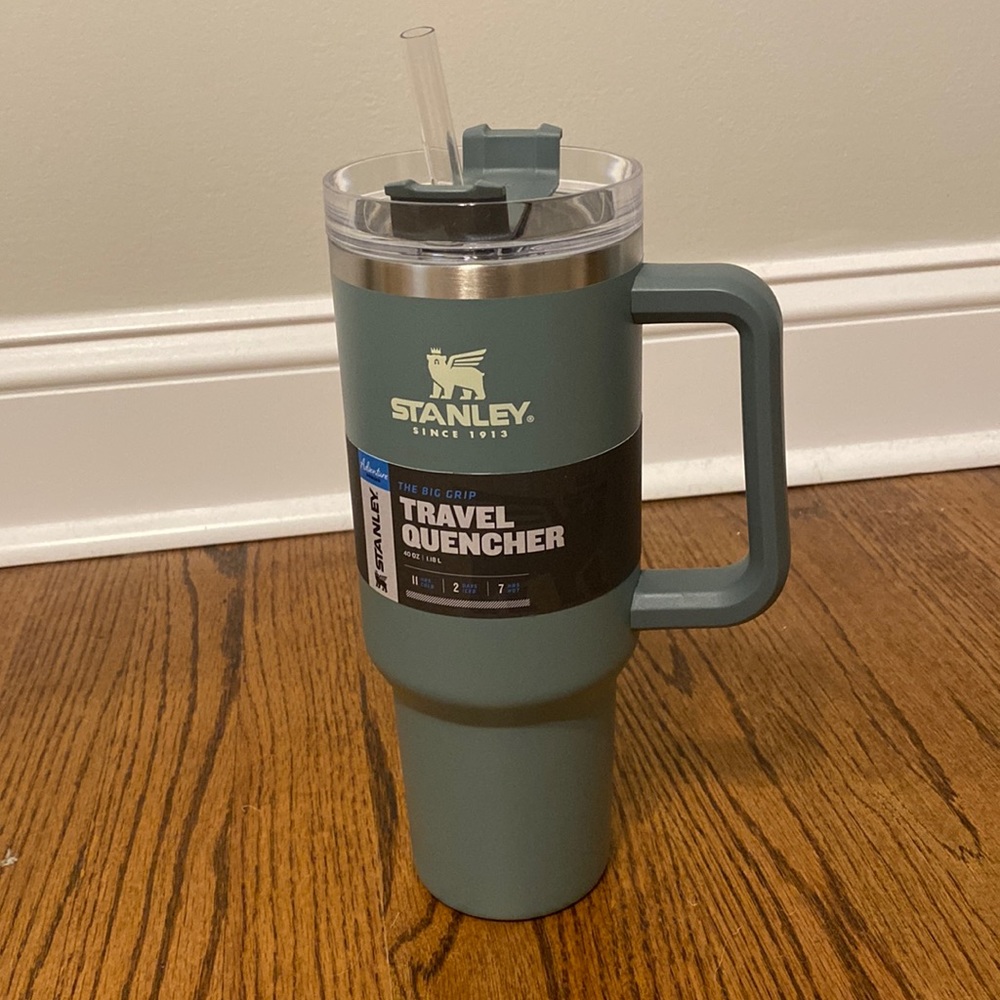 Stanley Quencher 40oz - Picture 2 of 4